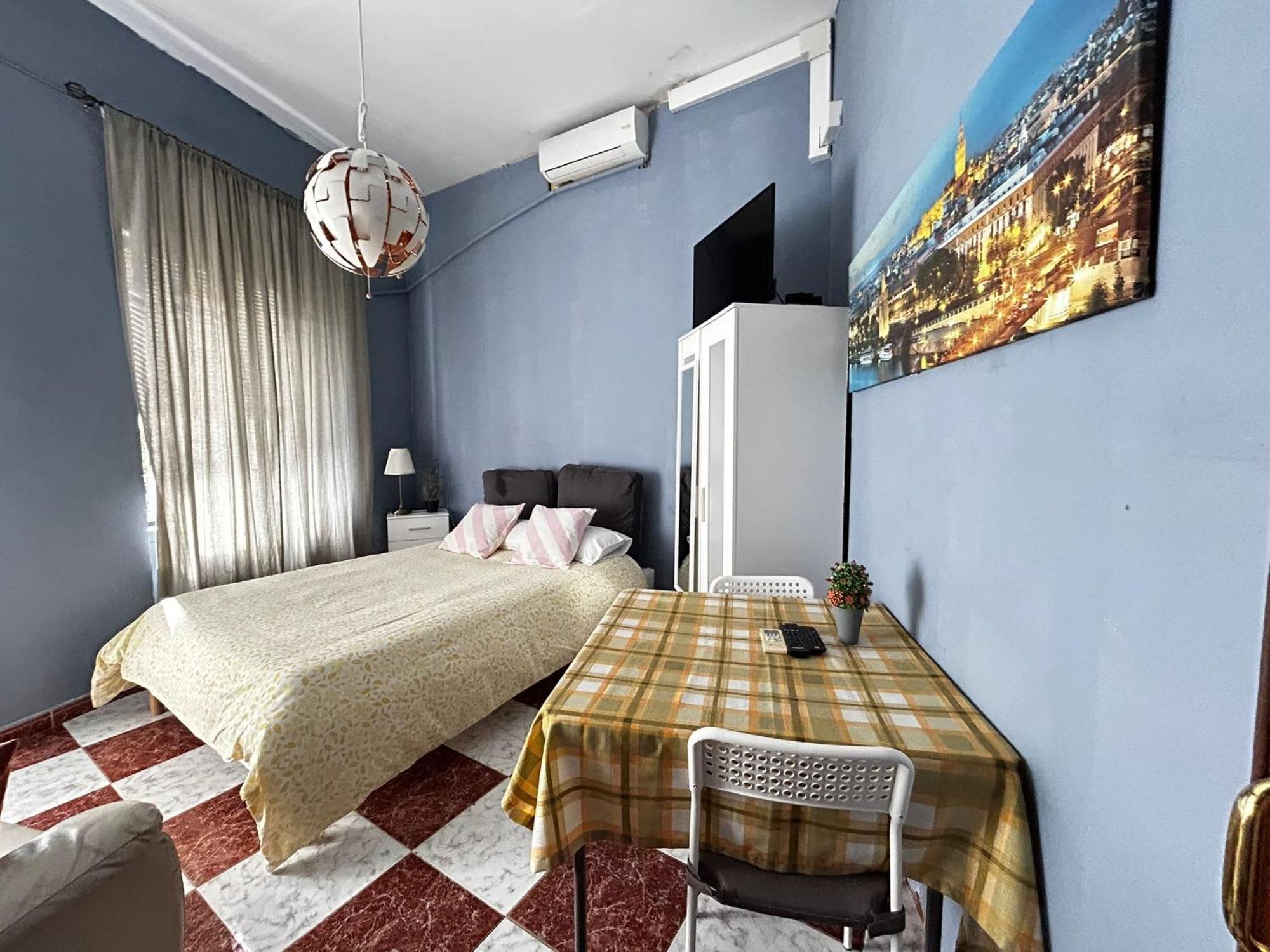 Santa Isabel Low Cost Rooms In Private House Sevilla Ruang foto