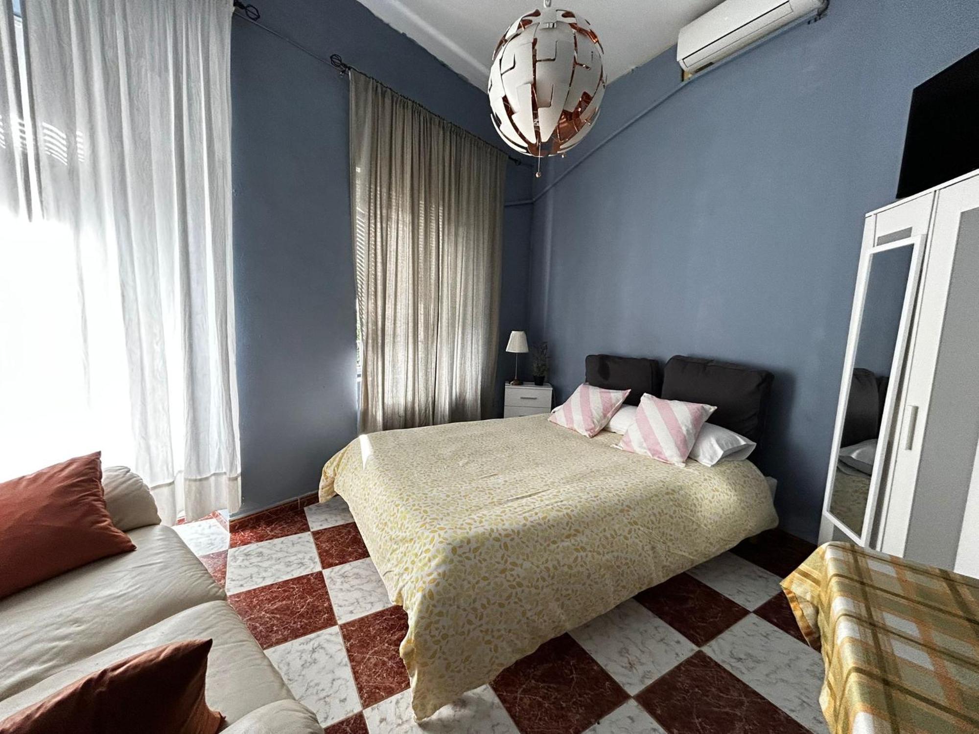 Santa Isabel Low Cost Rooms In Private House Sevilla Ruang foto